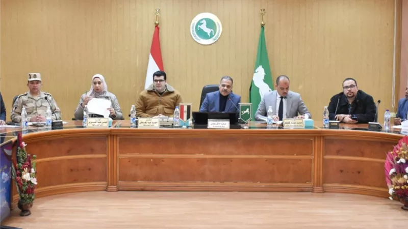 محافظ الشرقية يستمع لمشكلات الأكثر احتياجا ومتحدي الإعاقة