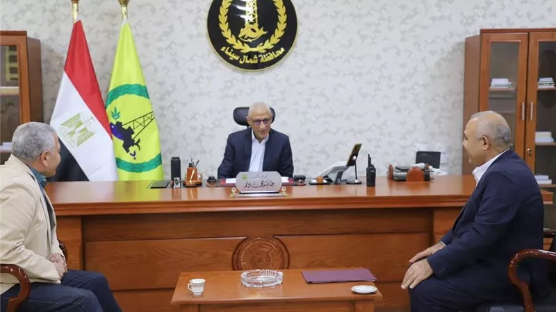 محافظ شمال سيناء يستقبل رئيس مجلس إدارة شركة المياه والصرف الصحي