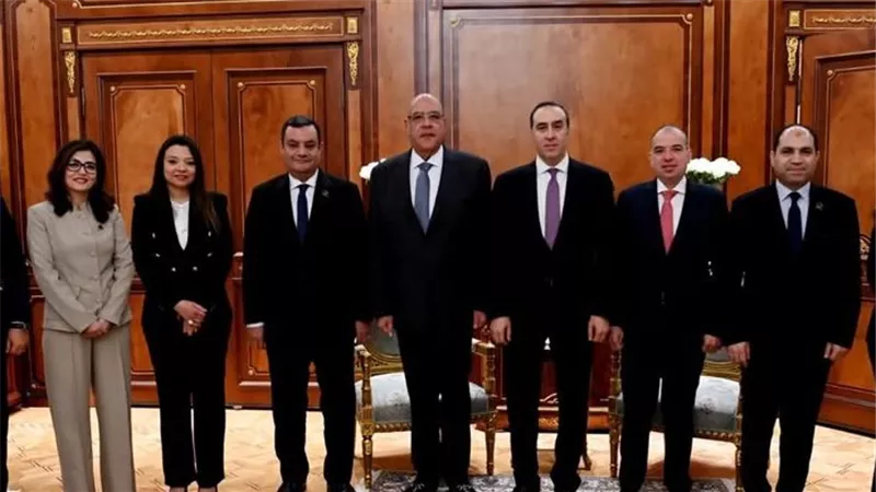 هشام بدوي يستقبل وفد تكتل نواب التنسيقية لتهنئته برئاسة «النواب»
