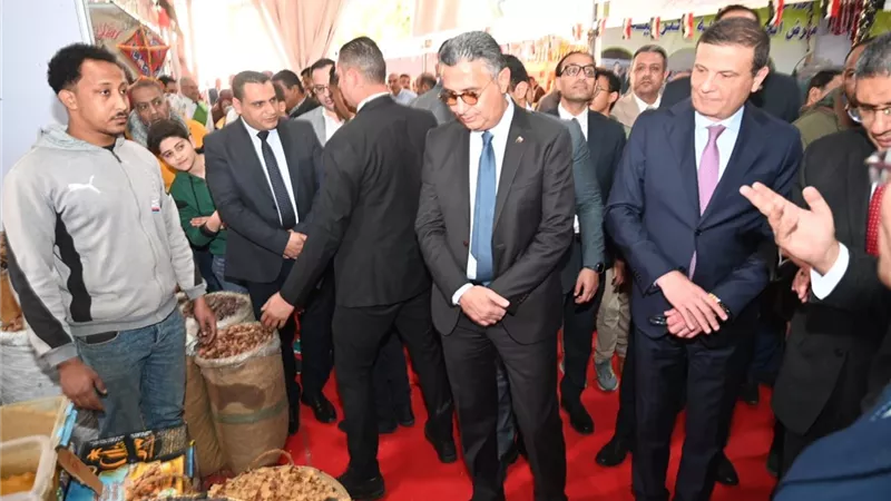 وزير الزراعة يعلن مفاجأة بمعرض المنتجات الغذائية في الدقي 