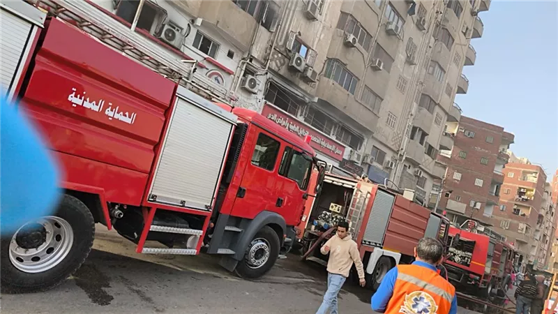 السيطرة على حريق بمعمل تحاليل بشارع السكة الحديد بالإسماعيلية| صور