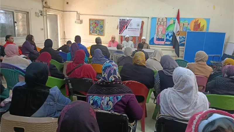 جامعة أسيوط تنظم برنامجًا تدريبيًا لتنمية مهارات العاملين بالمدن الجامعية