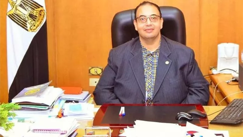 أسرة جامعة كفر الشيخ تهنئ الدكتور يحيى زكريا أحمد لتعيينه رئيسا للجامعة