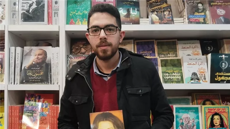 محمد حليم يتناول محطات في حياة نجلاء فتحي بكتاب «سيرة الحب»| خاص