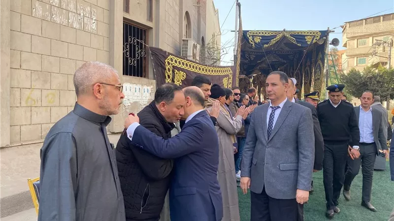 محافظ كفر الشيخ يقدّم واجب العزاء لأسرة النقيب عمر معاني