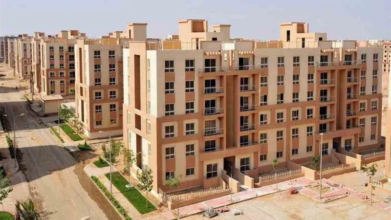 «المفتاح في انتظارك».. بدء تسليم وحدات «بيت الوطن» بدمياط الجديدة 