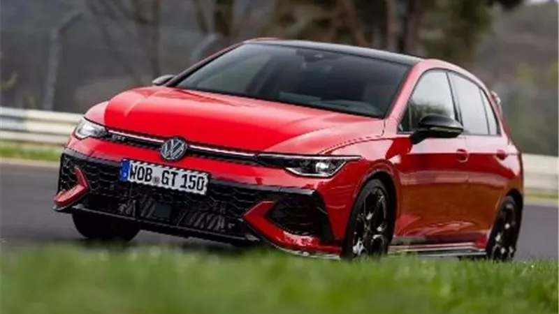فولكس فاجن تكشف عن Golf GTI Edition 50 بقوة 325 حصانًا وسعر عالمي