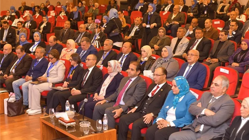 رئيس جامعة بورسعيد يفتتح المؤتمر العلمي الدولي الأول لكلية الآداب