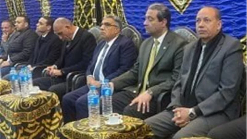 محافظ الدقهلية يقدّم واجب العزاء في وفاة شقيق رئيس جامعة دمياط