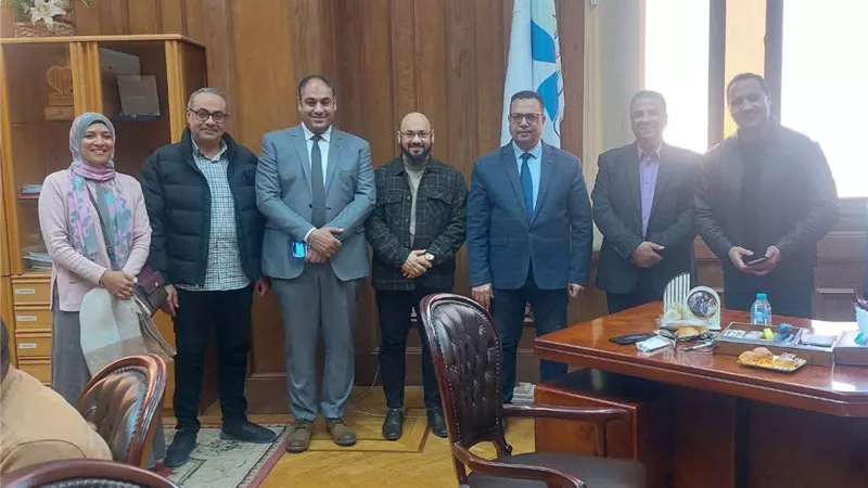 كلية الطب بجامعة كفر الشيخ تعقد اجتماعًا مع المجلس الصحي  