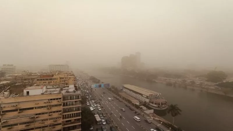 ماتتخدعوش.. تحذيرات من عاصفة ترابية جديدة وانخفاض في الحرارة| فيديو