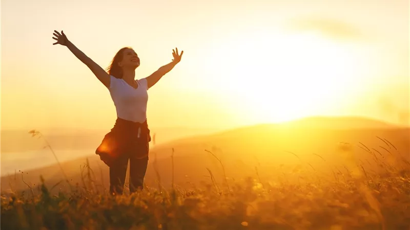ليس البرد ما يحزننا.. ما علاقة الشمس بتحسن المزاج؟.. دراسة تجيب