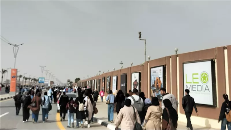 معرض القاهرة الدولي للكتاب يستقبل زواره في يومه الأخير