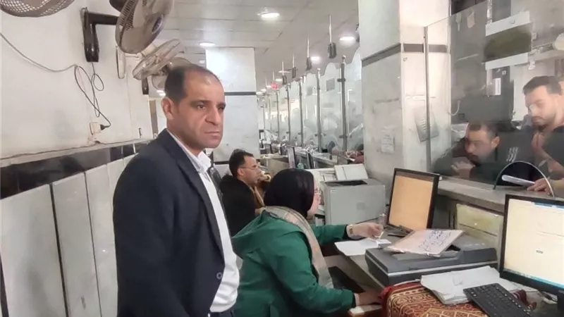 رئيس مدينة كفر الشيخ يتابع سير العمل بالمركز التكنولوجي ومنظومة التصالح