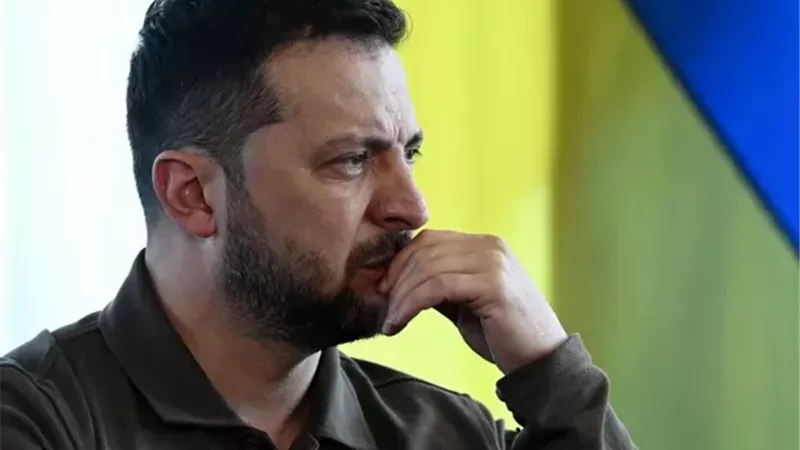 اتجار بالأطفال والنساء.. فضائح إبستين تطال الرئيس الأوكراني