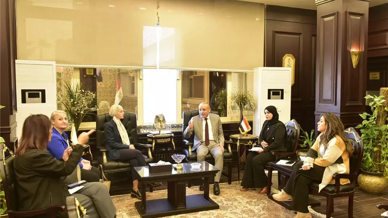 محافظ الأقصر يستقبل مديرة برنامج الأغذية العالمي بمصر لبحث تعزيز التعاون