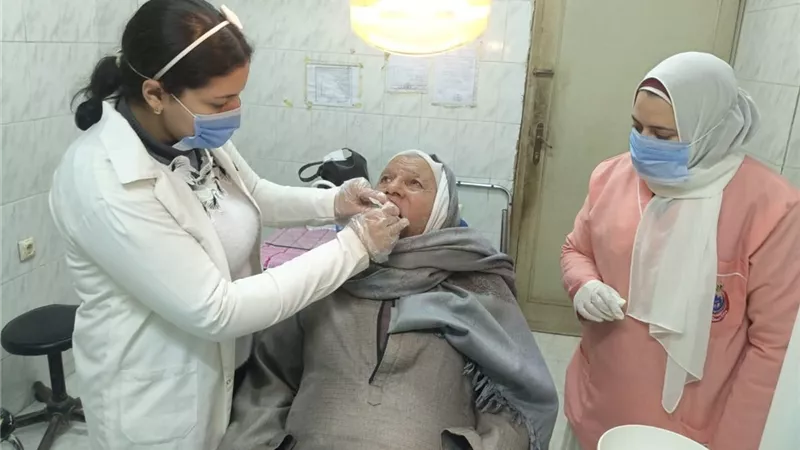 تقديم خدمات طبية مجانية لأكثر من 6201 مواطن ضمن 28 قافلة بالمنيا