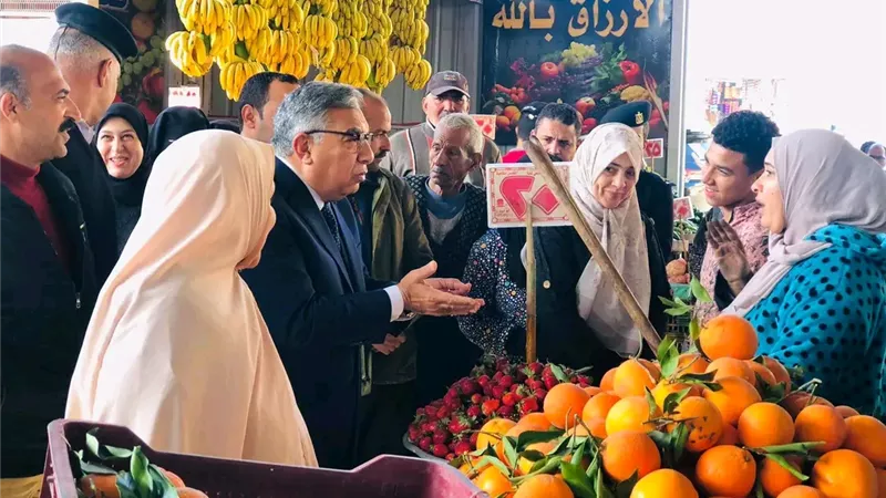 محافظ الدقهلية يتفقد سوق طلخا الحضاري ويشدد على منع عودة الباعة الجائلين