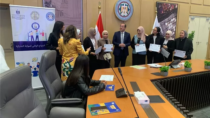 الدكتور المنشاوي يهنئ برنامج PPIS بكلية تجارة أسيوط لفوزه بالمركز الأول 