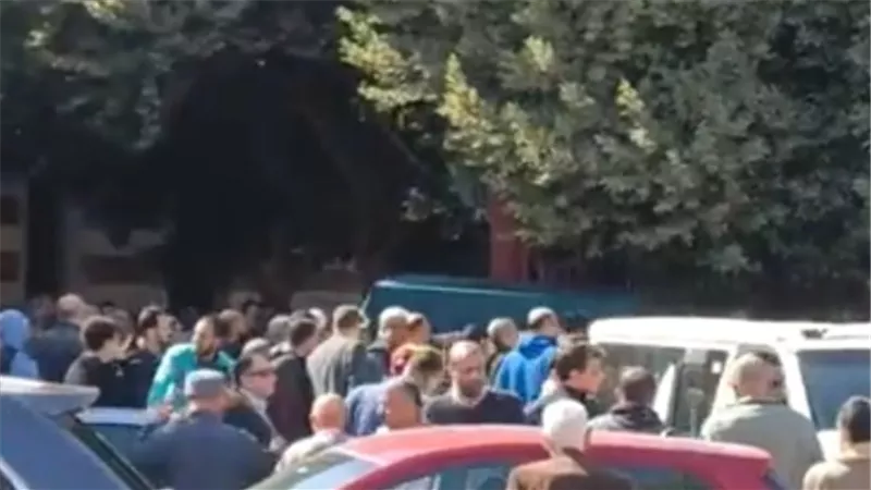 في مشهيد مهيب.. أسيوط تودّع زوجة ونجل رئيس محكمة لقيا مصرعهما في حادث طريق