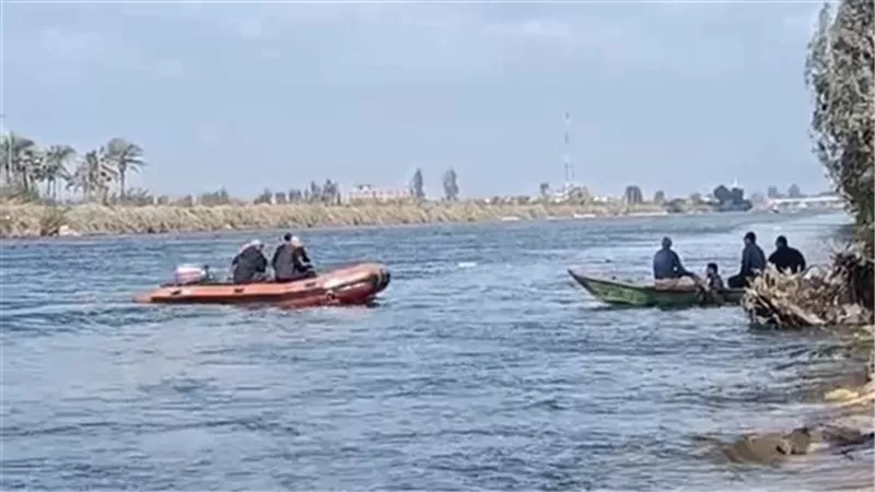 فرق الإنقاذ تواصل البحث عن جثة طفل في مياه ترعة بالبحيرة