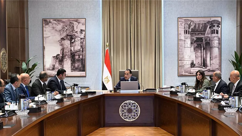 رئيس الوزراء يتابع تنفيذ إجراءات تطوير مرفق مياه الشرب والصرف الصحي
