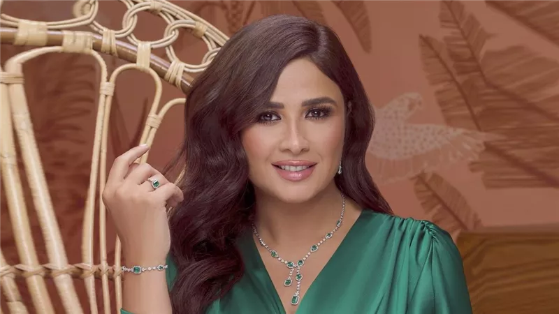 بعد فيديو كريم فهمي.. ياسمين عبد العزيز في مأزق بسبب فستان رحمة محسن