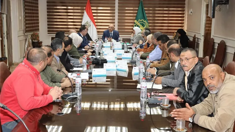 محافظ القليوبية يتابع تذليل المعوقات أمام مشروع تطوير المدن