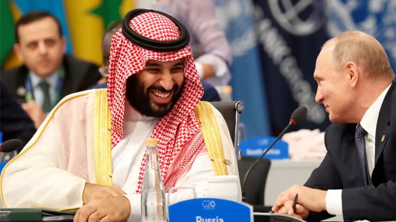قبل استقباله أردوغان.. اتصال هاتفي بين ولي العهد السعودي والرئيس الروسي 