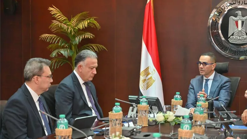 وزير الاستثمار يبحث مع «إكزاشيباشي» التركية التوسع الصناعي بمواد البناء 