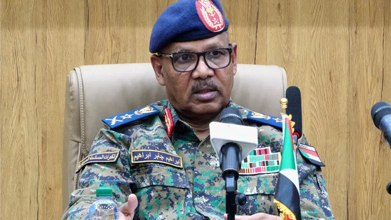 بعد تحرير كادوقلي.. قائد عسكري سوداني يشيد بدعم الدول الشقيقة لبلاده 