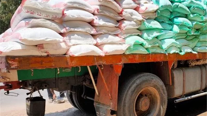 ضربة لمافيا السوق السوداء.. التحفظ على 18 طن دقيق مدعم قبل بيعها 