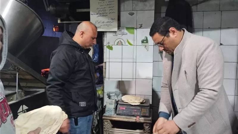 التموين تحرر 11 محضرا ضد محلات ومخابز مخالفة في كفر الشيخ