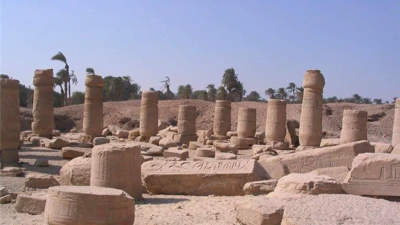 آثار بلا زحام وسياحة غائبة.. الشيخ عبادة كنز المنيا بحاجة الى تطوير