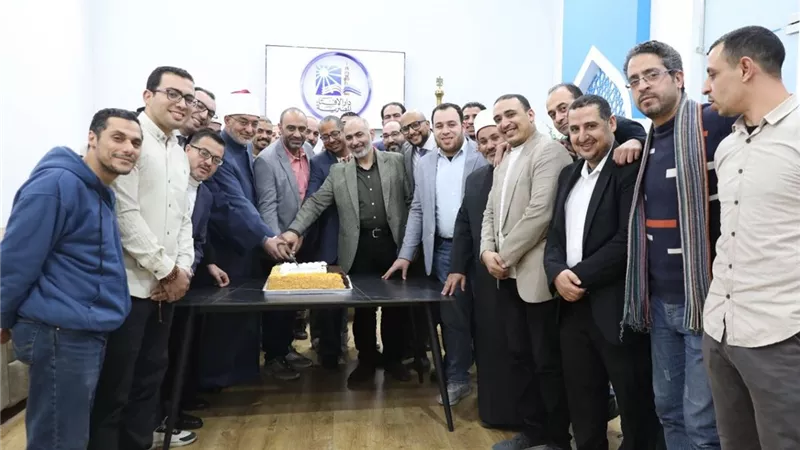مفتي الجمهورية يشكر القائمين على جناح دار الإفتاء المصرية بمعرض الكتاب 