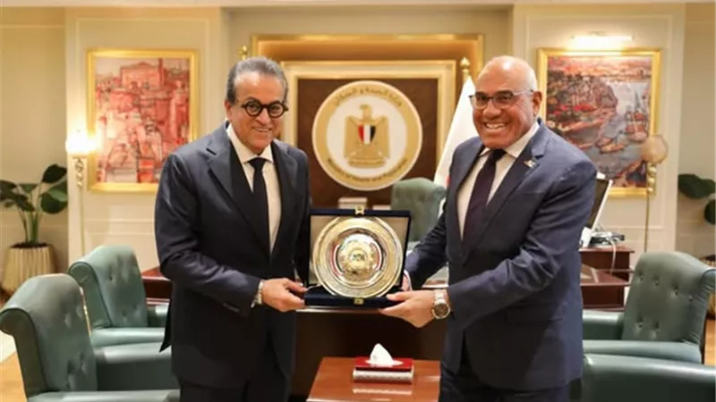 وزير الصحة يبحث مع رئيس العربية للتصنيع تسريع مشروعات تطوير المستشفيات