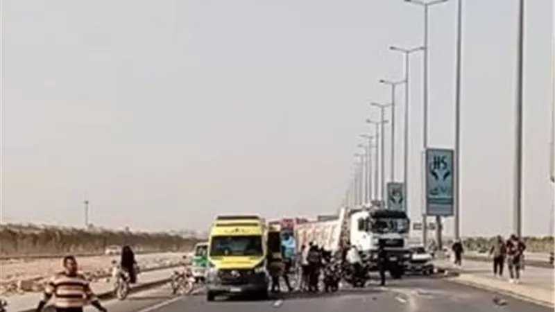 القبض على سائق سيارة تسبب فى إصابة شخصين وفرد إسعاف بأكتوبر