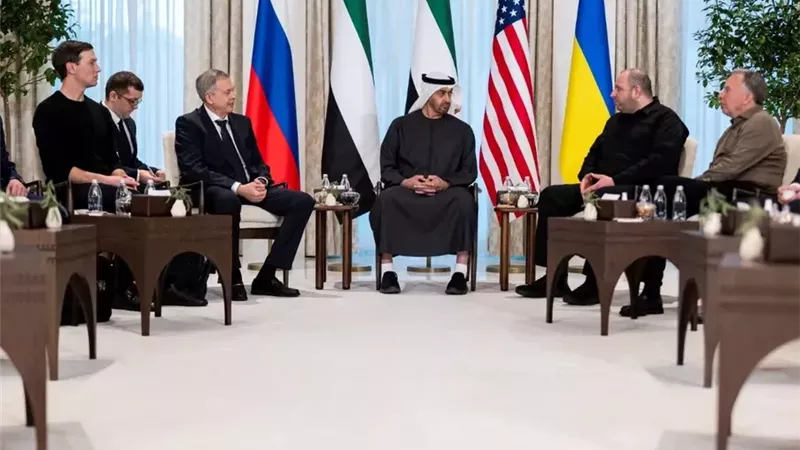 وفد أوكرانيا يصل أبوظبي لاستئناف المفاوضات مع روسيا