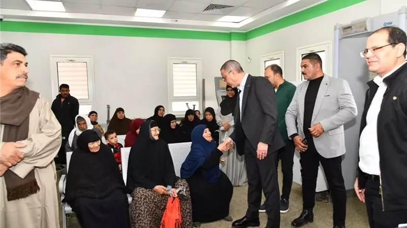 جولة مفاجئة لمحافظ الفيوم لبريد سنرو لتطوير الخدمة وتخفيف معاناة المواطنين