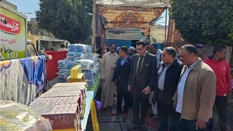 طرح أكثر من 40 طن سلع غذائية في معارض أهلا رمضان بمدينة البياضية