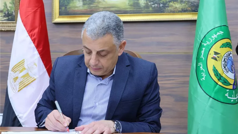 محافظ الإسماعيلية يعتمد نتيجة الشهادة الإعدادية بنسبة نجاح 80.5%