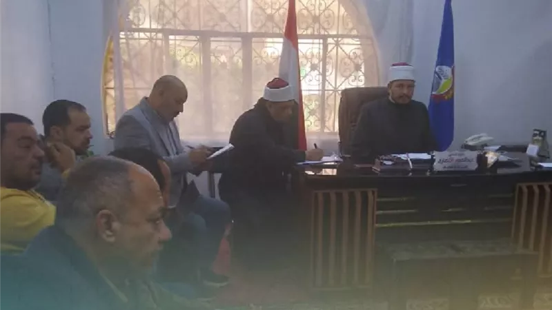 أوقاف البحيرة تجتمع مع الفنيين الهندسيين لمتابعة الحالة الإنشائية للمساجد