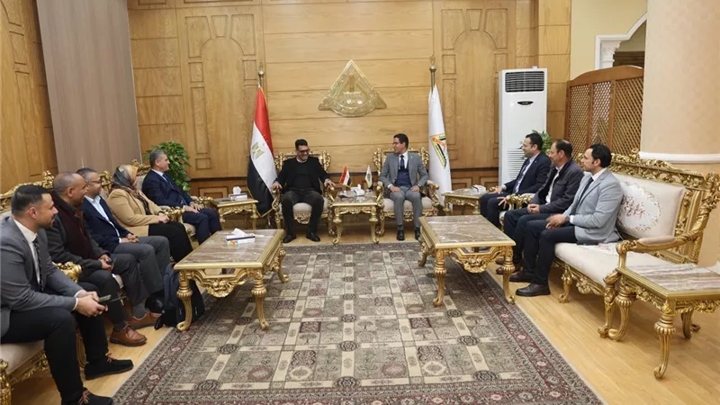 مياه القليوبية وجامعة بنها تبحثان تعزيز التعاون في مجالات ترشيد الاستهلاك 
