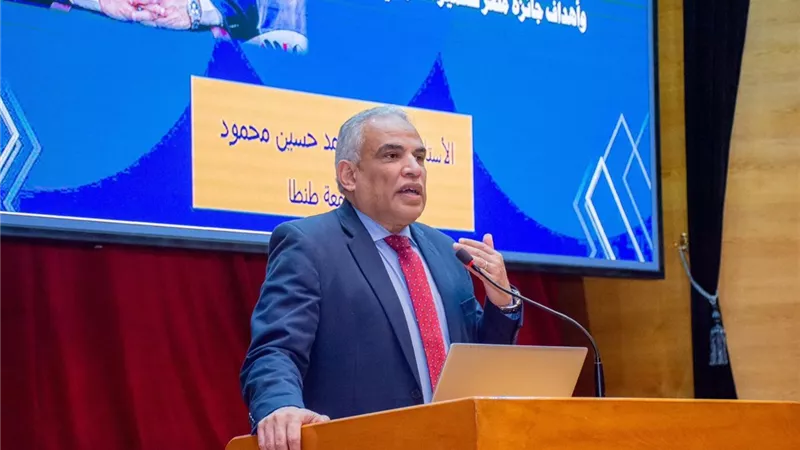 رئيس جامعة طنطا يختتم دورة 