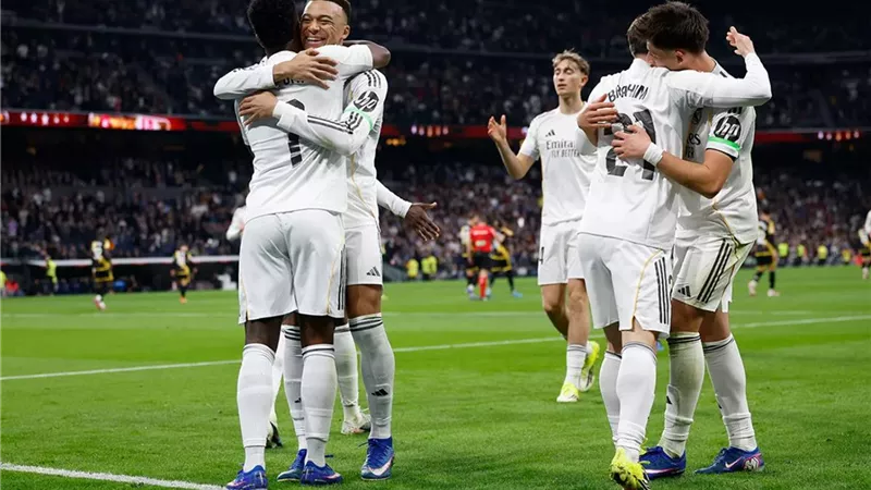 كيمبس يوجه رسالة حاسمة لموهبة ريال مدريد: الجرأة أو الرحيل