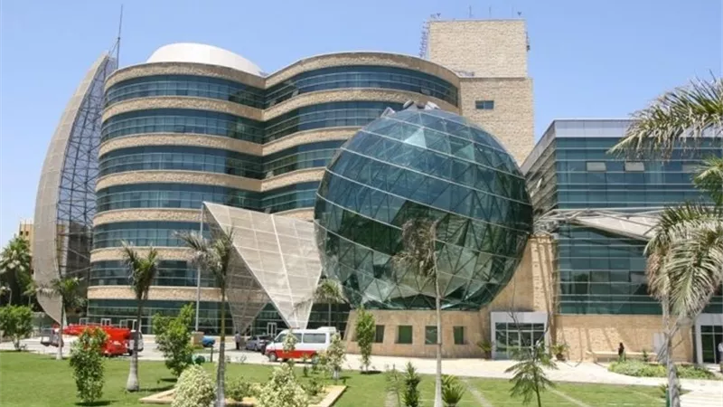 بسبب خلافات أسرية.. طفل مريض بالسرطان يهرب من مستشفى 57357 قبل العملية