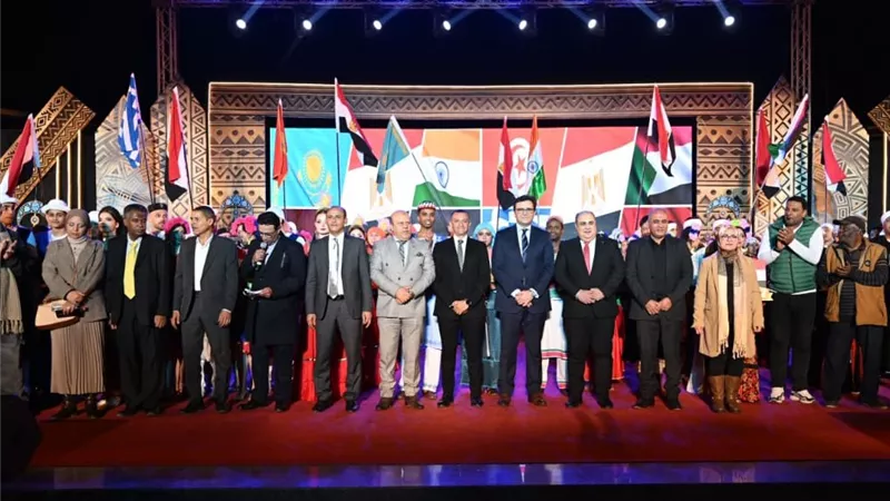 وزير الثقافة ومحافظ أسوان يفتتحان الدورة 13 لمهرجان أسوان الدولي 