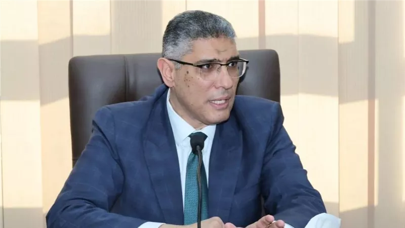 محافظ الجيزة يشدد على رفع كفاءة الإنارة وتحقيق السيولة المرورية