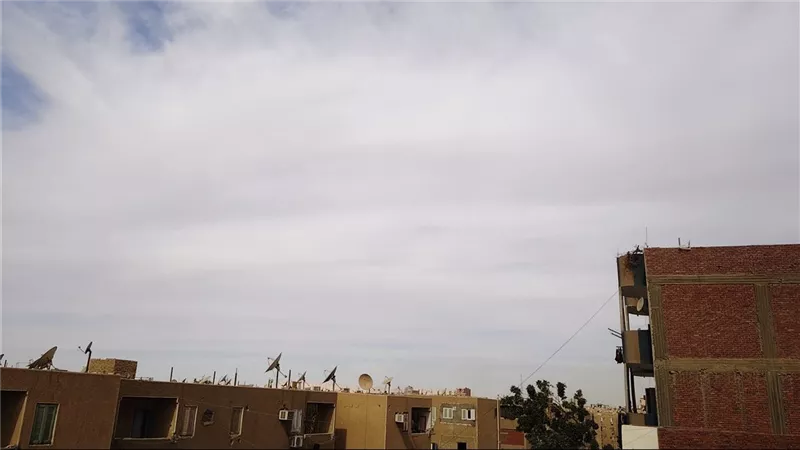الأرصاد: تكاثر السحب على غرب البلاد وفرص أمطار خفيفة متفرقة