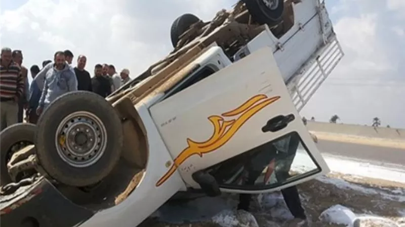 بالأسماء.. إصابة 8 أشخاص في انقلاب سيارة بطريق الزعفرانة ببني سويف